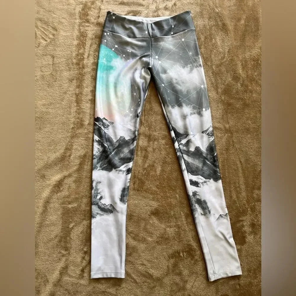Society‎ 6 Mountains & Sky Leggings Women's Size Large